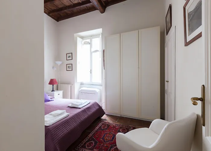 Habitat's Navona 4br Appartamento