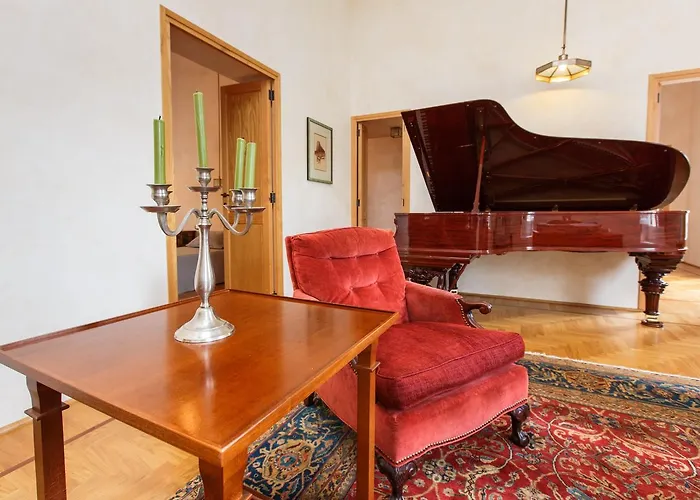 Habitat's Navona 4br Апартаменты *